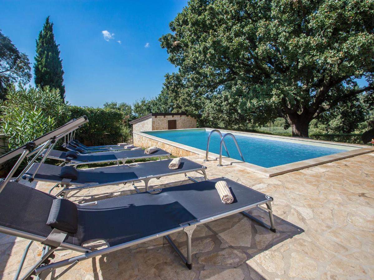 Villa Hrast Bacva Višnjan Exterior foto