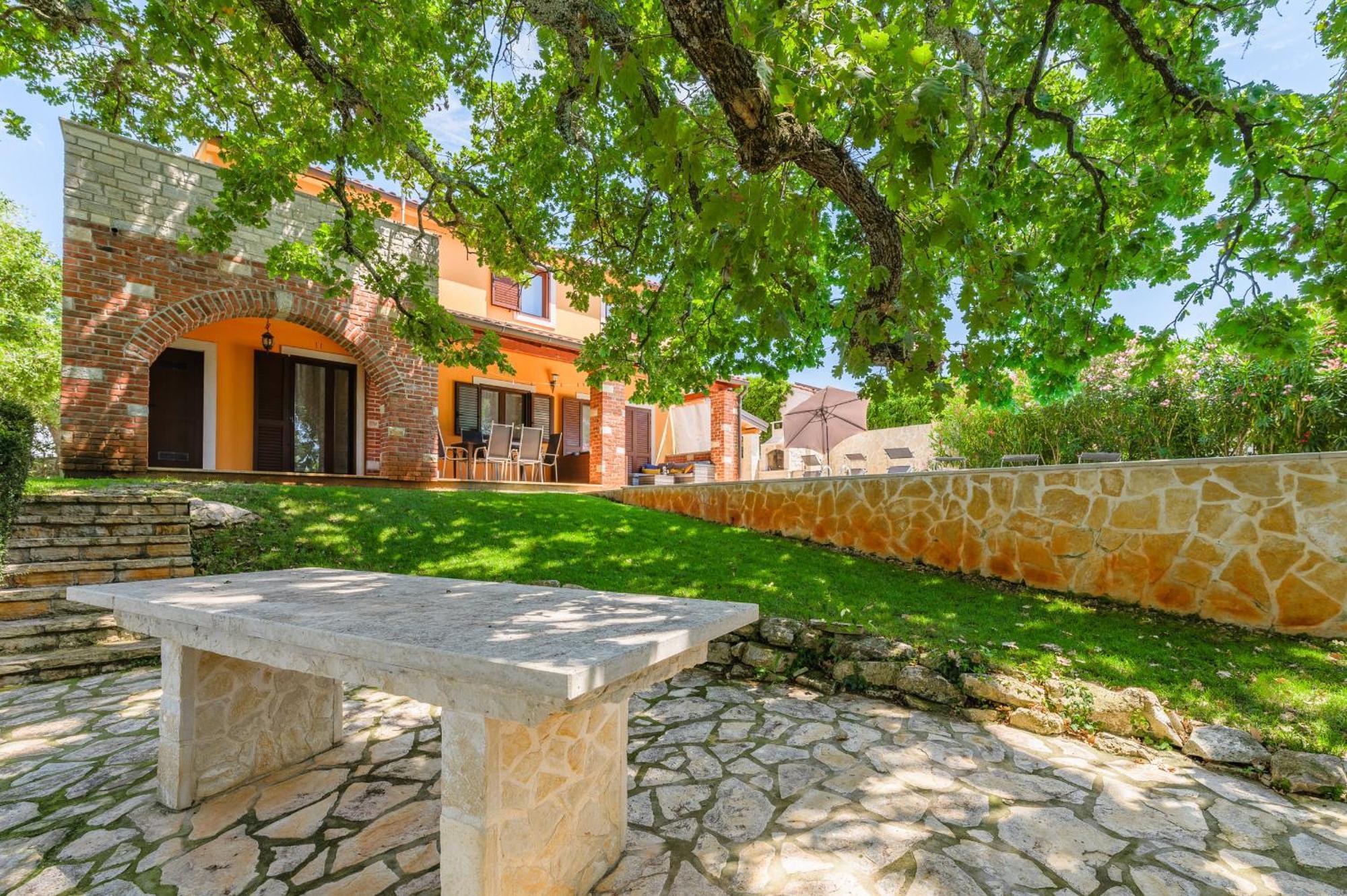 Villa Hrast Bacva Višnjan Exterior foto