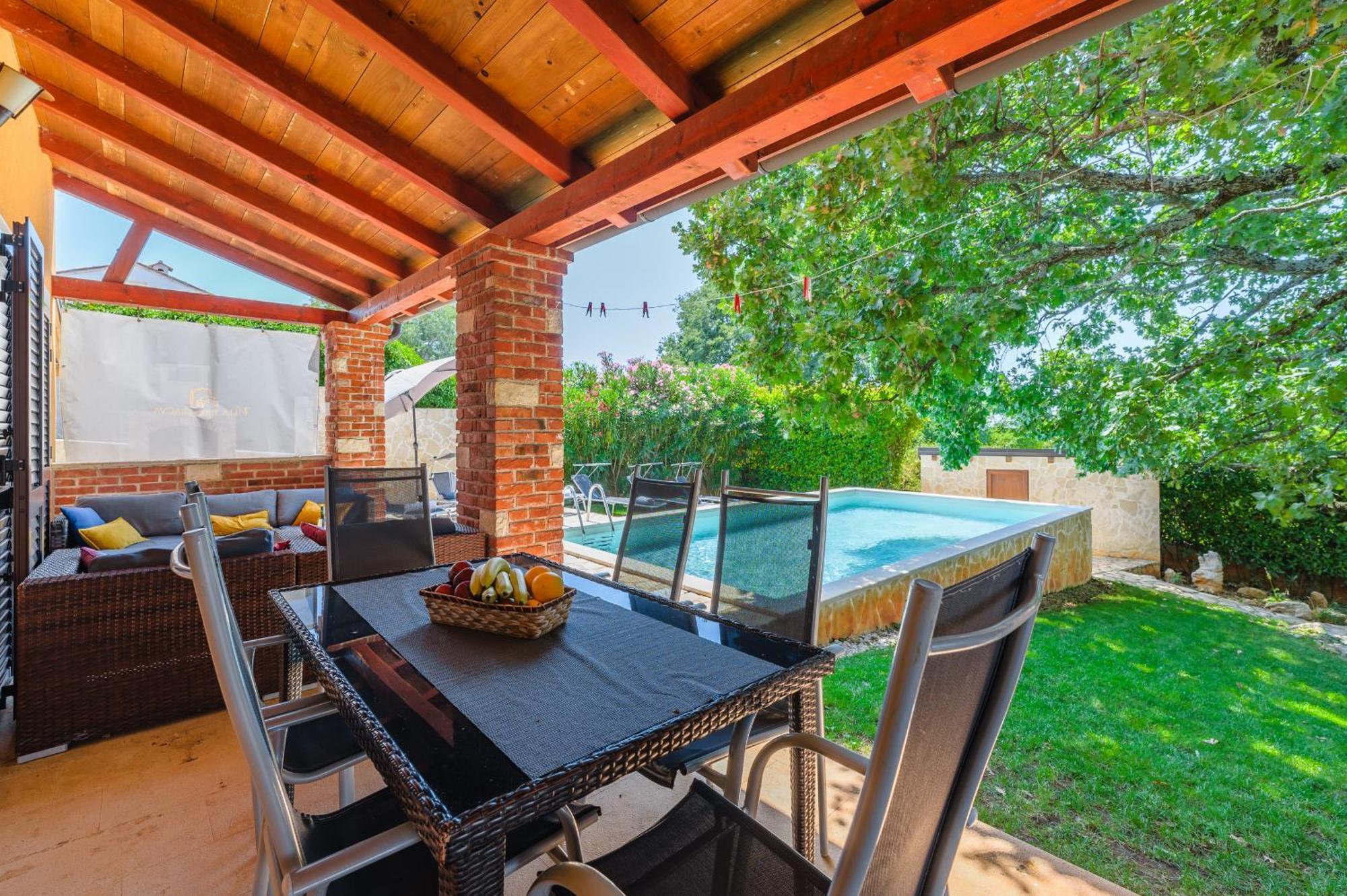 Villa Hrast Bacva Višnjan Exterior foto
