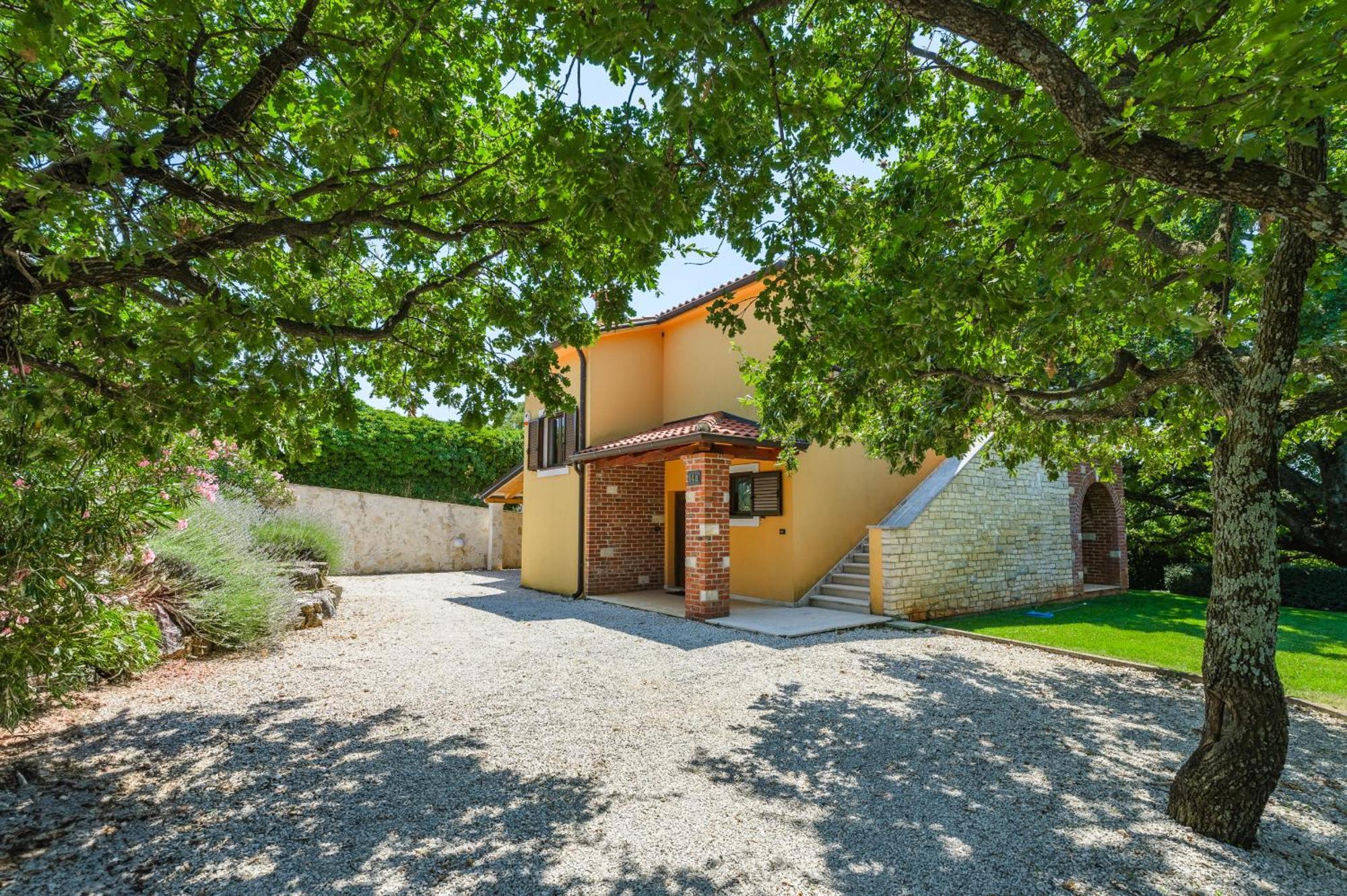 Villa Hrast Bacva Višnjan Exterior foto