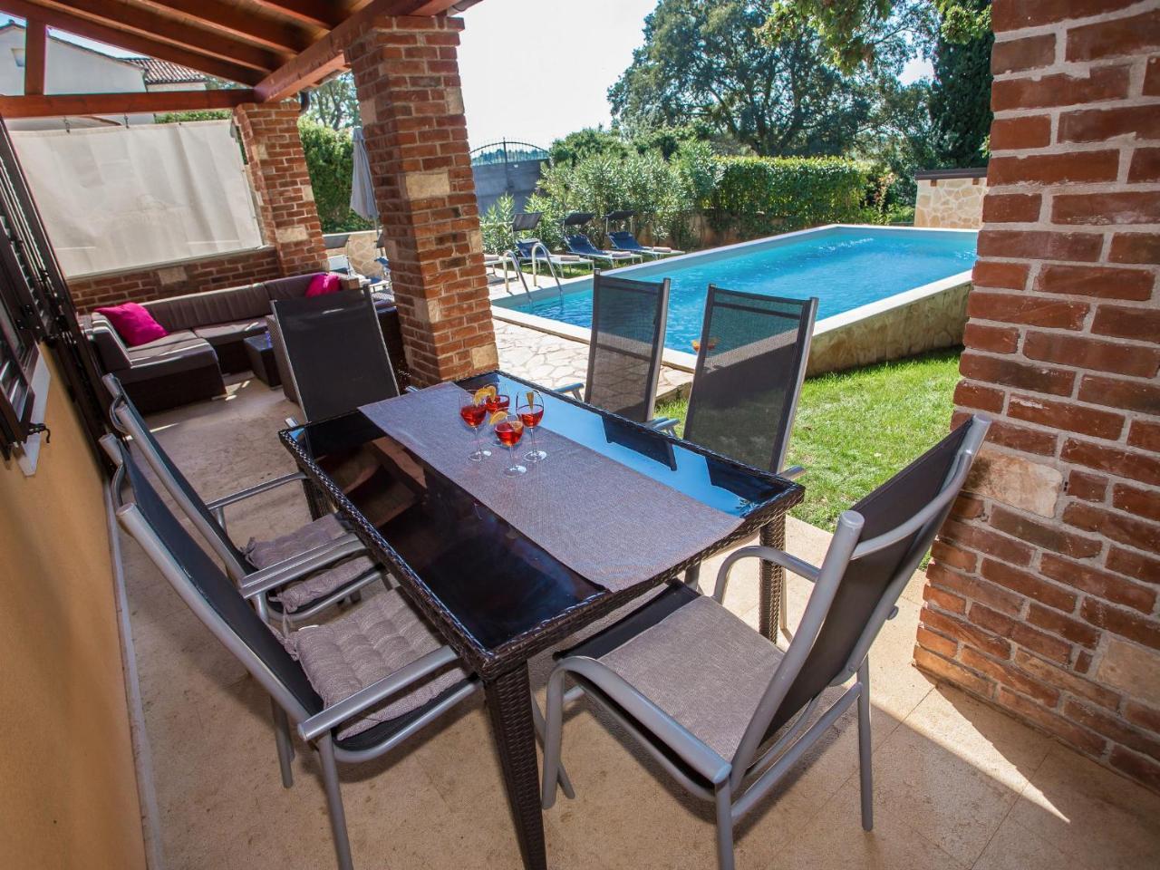 Villa Hrast Bacva Višnjan Exterior foto