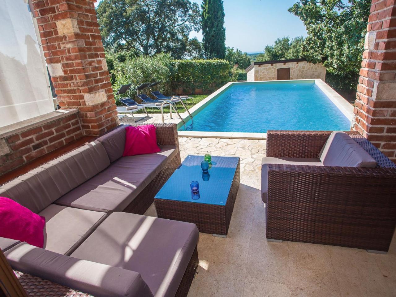 Villa Hrast Bacva Višnjan Exterior foto