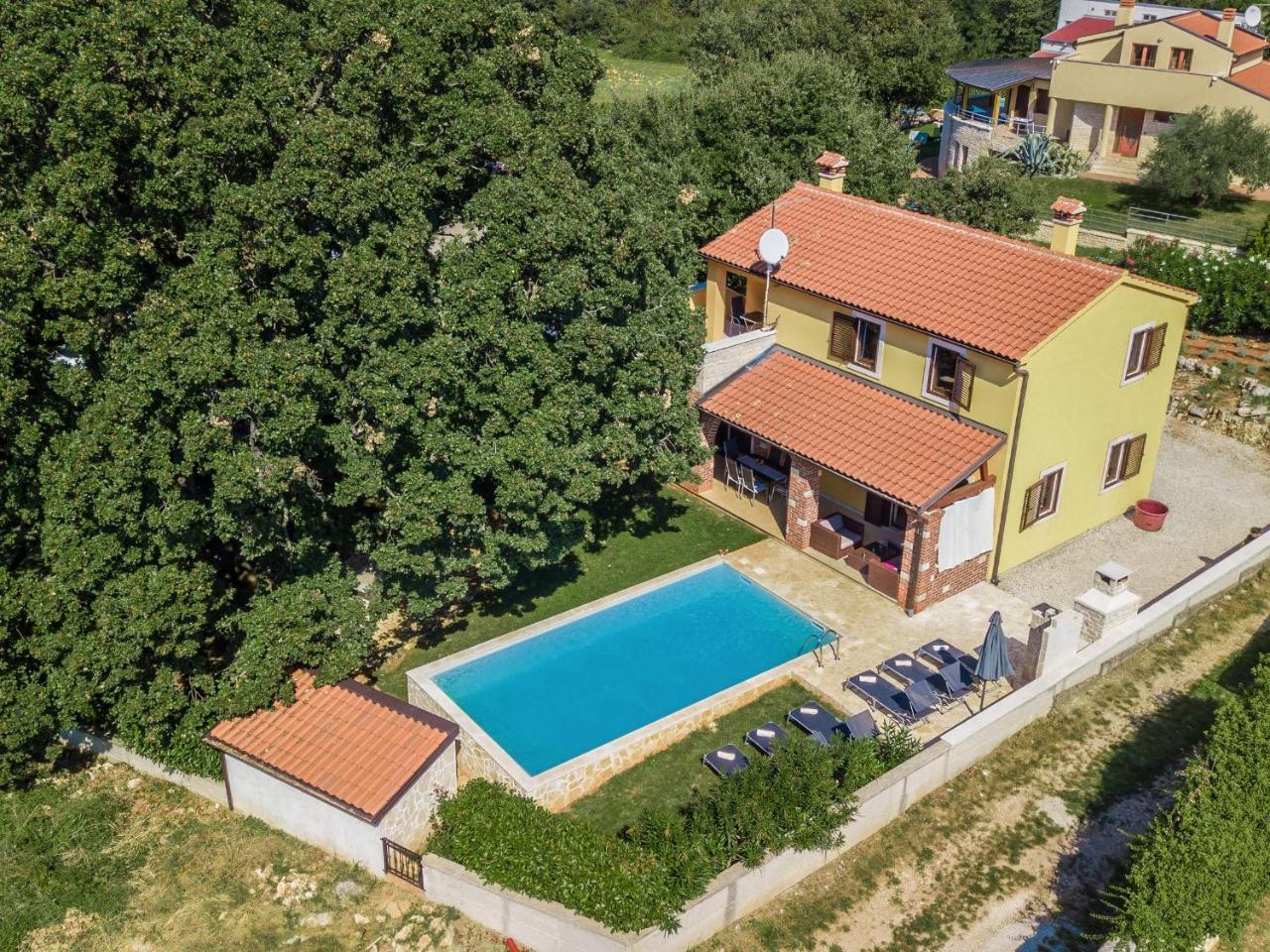 Villa Hrast Bacva Višnjan Exterior foto